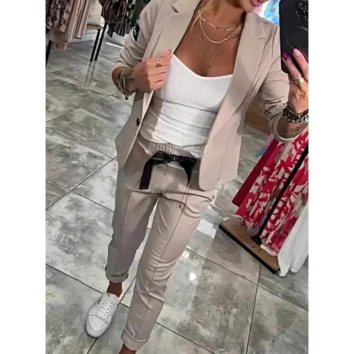 Penélope - Traje a medida con chaqueta suave y pantalones cómodos de jogging