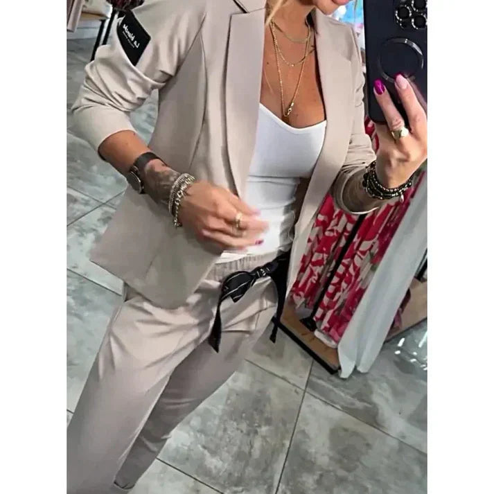 Penélope - Traje a medida con chaqueta suave y pantalones cómodos de jogging