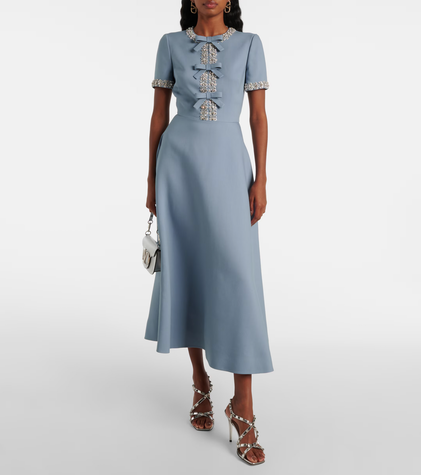 Raffaella™ | Vestido acampanado con lazos y abalorios