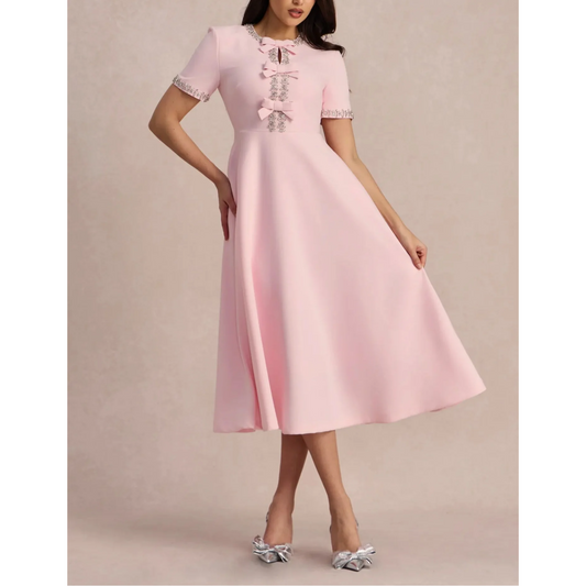 Raffaella™ | Vestido acampanado con lazos y abalorios