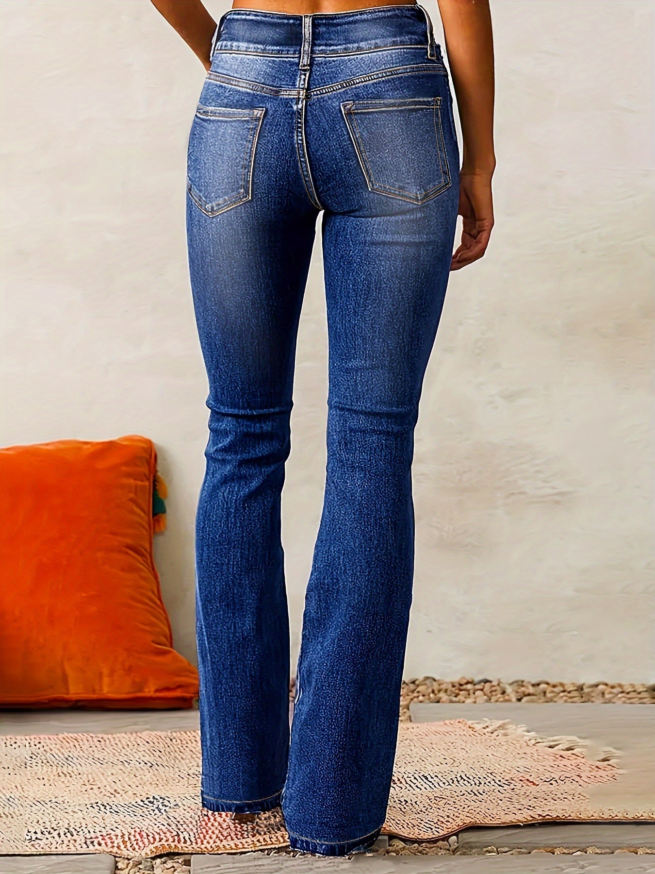 Vanesa – Vaqueros acampanados de talle alto a la última moda